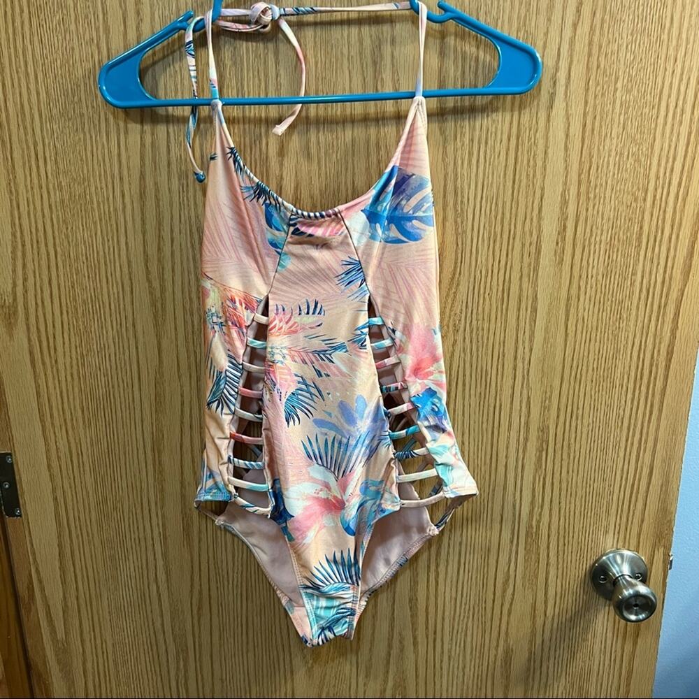No Boundaries Juniors One Piece Tropical Swimsuit Size Medium 7 - 9 Halter Top - Picture 14 of 16